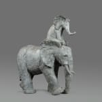 Coming out of river sophie verger olifant sculptuur dierensculptuur tuinsculptuur tuinontwerp tuinkunst olifant in de tuin monumentale sculptuur hedendaagse bronzen sculptuur Art Yi-galerij Kunstgalerij Brussel