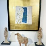 precious gold leaf painting with acrylic and textile mixed-media art of maison fabienne decornet exhibiton of Chinese antiques pottery horse and figurines Art Yi gallery Brusssels art gallery