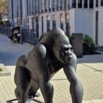 simia black gorilla animal contemporary sculpture garden sculpture art metal of Jean-Paul KALA contemporary art gallery brussels art yi