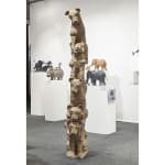 Kolom van leeuwenwelpjes monumentale sculptuur hond hondencollectie tuinsculptuur hedendaagse dierensculptuur in brons sophie verger art yi kunstgalerij brussel