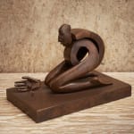 Isabel miramontes sculpture contemporaine en bronze art abstrait sculpture décoration design un minimalisme sculpture hasard un homme jouant à un jeu de dés poser la question