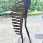 Isabel Miramontes hedendaagse bronzen sculptuur abstracte kunst muzikant sculptuur rock my heart een muzikant die viool speelt