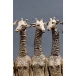 vijf jonge dames giraffe sculptuur mooie staande giraffen in jurk sophie verger hedendaags brons dier sculptuur bureau kunst decoratie kunst yi brusselse kunstgalerij