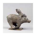 Sculpture d'ours courant en bronze contemporain animal rapidement mignon et adorable sophie verger