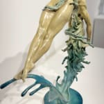 Heart of the horizon Liang Binbin contemporary sculpture bronze sculpture a swimming woman sculpture jump into water circle forming a heart shape of love with the blue aqua wave and sea sculpture water sculputre Art Yi gallery Brussels art gallery