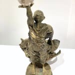 Visionaire lieven d'haese hedendaagse bronzen sculptuur een jongen die een kristallen bol vasthoudt sculptuur van verbeelding Art Yi kind sculptuur kinderdroom kunstgalerie in brussel