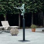 Manières libres d'être Marc de Corte sculpture femme dansante sculpture fille sculpture couple danse sculpture humaine nue sculpture de jardin sculpture bronze sculpture contemporaine Galerie Art Yi Galerie d'art de Bruxelles