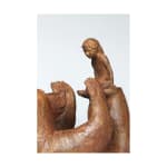 gaby e il suo orsetto simpatico bambino e adorabile animale orso scultura contemporanea in bronzo sophie verger