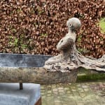 Roi de Kingabwa sculpture monumentale en bronze de bateau de Lieven D'Haese pour l'eau pour sculpture de jardin sculpture contemporaine à la galerie Art Yi à Bruxelles