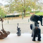 pret leuk gelukkig olifant eigentijds brons beeldhouwwerk tuin interieur ontwerp sophie verger kunstgalerij brussel