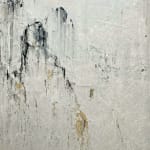 Murmures de vestiges peinture abstraite de Chems peinture acrylique peinture au sable peinture de méditation art zen paysage aquatique peinture à l'eau à la galerie Art Yi à Bruxelles