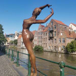 If I choose the easy way Marc de Corte dancing woman sculpture girl sculpture couple dance sculpture naked human sculpture garden sculpture bronze sculpture contemporary sculpture Art Yi gallery Brussels art gallery
