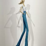 Montmartre contemporary woman sculpture paris girl sculpture Hedwige Leroux bronze sculpture contemporary woman sculpture city girl sculpture are Art Yi gallery Brussels art gallery