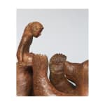gaby en haar beer schattig kind en schattige dierenbeer eigentijdse bronzen sculptuur sophie verger