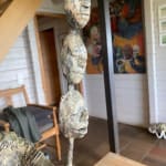 De twijfelaar lieven d'haese bronzen sculptuur jongenssculptuur afrikaanse jongenssculptuur maskersculptuur hedendaagse riddersculptuur droom Afrikaanse sculptuur interieurontwerp Art Yi-galerij Kunstgalerij Brussel