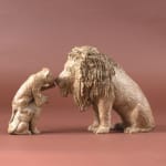 sculpture lion lion et les deux oursons sculpture Sophie Verger ravissante sculpture en bronze sculpture animalière sculpture contemporaine Galerie Art Yi Galerie d'art de Bruxelles