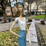 Montmartre contemporary woman sculpture paris girl sculpture Hedwige Leroux bronze sculpture contemporary woman sculpture city girl sculpture are Art Yi gallery Brussels art gallery