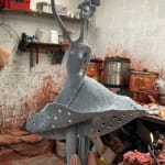 today's mirror hedwige leroux contemporary sculpture art beautiful and fine dressed women bronze sculpture selfie on her smartphone art yi art gallery brussels