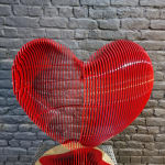 Amare Herzskulptur Jean Paul Kala zeitgenössische Skulptur Goldherzskulptur Aluminiumskulptur Innenarchitektur Heimkunst Art Yi Galerie Brüsseler Kunstgalerie