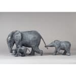 Walk elephant sculpture Sophie Verger a familly of elephant mother and her elephant babies happily walk together animal sculpture bronze sculpture contemporary sculpture Art Yi gallery Brussels art gallery