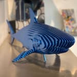sculpture de requin sharky sculpture de poisson contemporaine akanda jean paul kala art en aluminium sculpture contemporaine Galerie Art Yi Galerie d'art de Bruxelles