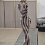 Krysty jean paul kala sculpture contemporaine une femme debout sculpture jardin sculpture art jardin design art métal Sculpture figurative Art Yi galerie d'art à bruxelles