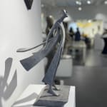 promise new contemporary sculpture of Isabel Miramonte bronze sculpture woman sculpture mother sculpture a woman in the wind in front of a sea Art Yi gallery Brussels art gallery Best Friends Ever twee meisjes sculptuur van Hedwige Leroux hedendaagse bronzen sculptuur danseres vrouw sculptuur twee meisjes zussen in een groene en blauwe jurk nemen samen een selfie met de telefoon
