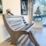 Daydream bankstoel abstract eigentijds brons tuinbeeld monumentaal beeldhouwwerk isabel miramontes tuindecoratie ontwerp zwembad stoel kunst yi galerij brussel