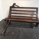 Daydream-Bankstuhl, abstrakt, zeitgenössische Bronze-Gartenskulptur, monumentale Skulptur, Isabel Miramontes, Gartendekoration, Design, Schwimmbadstuhl, Gartendesign, Gartenkunst ART YI Kunstgalerie Brüssel