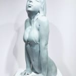 La façon dont je grandis Marc de Corte sculpture femme nageuse sculpture nageuse sculpture fille nageuse sculpture sculpture de jardin sculpture en bronze sculpture contemporaine Galerie Art Yi Galerie d'art de Bruxelles