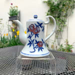 Qing Dynasty Style Blue and White and Red Underglaze Peony Teapot (Bottom signed "Playing Jade") Tsai Hsiao-fang contemporary ceramic art asian ceramic art asian porcelain art blue ceramic vase blue porcelaine vase art collection Art Yi gallery Brussels art gallery