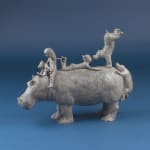 Les infirmières hippopotame jouant avec petite fille mignon animal et enfant sculpture contemporaine en bronze sophie verger