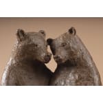 The lovers bear sculpture bear couple in love Sophie Verger lovely bronze sculpture animal sculpture contemporary sculpture garden sculpture Art Yi gallery Brussels art gallery