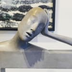 Daydream-Bankstuhl, abstrakt, zeitgenössische Bronze-Gartenskulptur, monumentale Skulptur, Isabel Miramontes, Gartendekoration, Design, Schwimmbadstuhl, Gartendesign, Gartenkunst ART YI Kunstgalerie Brüssel