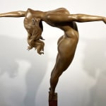T pour confiance Marc de Corte sculpture femme dansante sculpture fille sculpture couple danse sculpture humaine nue sculpture de jardin sculpture bronze sculpture contemporaine Galerie Art Yi Galerie d'art de Bruxelles