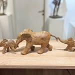 Dans la savane sculpture éléphant famille d'éléphants sculpture de Sophie Verger sculpture en bronze sculpture animalière sculpture contemporaine art une famille d'éléphant marchant ensemble tout en bonheur Galerie d'art Yi Galerie d'art de Bruxelles