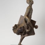 Ontbrekende schakel lieven d'haese hedendaagse bronzen sculptuur een jongen die rent met een puzzel sculptuur kindersculptuur kindertijd Art Yi tuin beeldentuin art design kunstgalerie in brussel