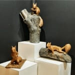 Op de uitkijk eekhoornsculptuur sylvie debray Gaudissart hedendaags bronzen dierenbeeld een schattige eekhoorn kunstgalerie Brussel België art yi