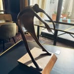 Windstoßskulptur Isabel Miramontes zeitgenössische Skulptur Bronzeskulptur Innenarchitektur im Hotel Barsey von Warwick Art Yi Galerie Brüsseler Kunstgalerie