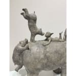 Les infirmières hippopotame jouant avec petite fille mignon animal et enfant sculpture contemporaine en bronze sophie verger