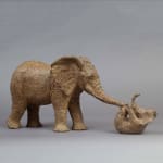 Bembeleza mignon bébé éléphant jouant avec l'éléphant sculpture en bronze contemporaine jardin design d'intérieur sophie verger