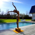 Secouez-le Marc de Corte danse femme sculpture danse sculpture fille sculpture jardin sculpture bronze sculpture contemporaine sculpture Galerie Art Yi Galerie d'art de Bruxelles