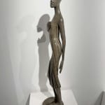 Sculpture femme callipyge d'Isabel Miramontes sculpture contemporaine sculpture en bronze une belle femme en robe sculpture art collection de sculptures Galerie d'art Yi Galerie d'art de Bruxelles
