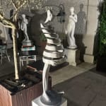Mimosa dansend meisje sculptuur Isabel Miramontes tuinsculptuur hedendaagse sculptuur bronzen sculptuur interieurontwerp in hotel Barsey door Warwick Art Yi-galerij Kunstgalerij in Brussel