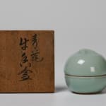 SUWA Sozan II 諏訪蘇山二代, Incense Container with Rat 青磁袋鼠香合