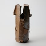 Kakurezaki Ryuichi 隠崎隆一, Bizen flower vessel