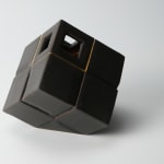 Kiyomizu Rokubei VIII 八代 清水六兵衛, Cube shaped incense burner with black glaze 黒釉刻線器