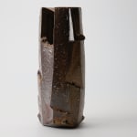 Kakurezaki Ryuichi 隠崎隆一, Bizen flower vessel