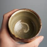 Minegishi Seiko 峯岸勢晃, Rice Colored Celadon Sake cup 米色瓷盃