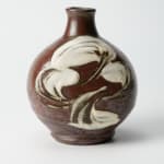 Matsuzaki Ken 松崎 健, Iron glazed sake bottle with white slip